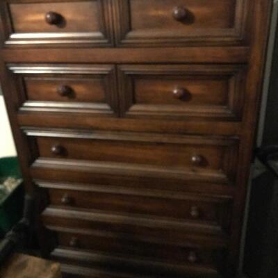 Chest of drawers