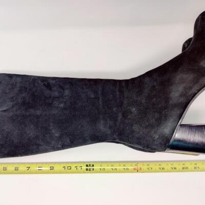 NINE WEST WOMEN'S BLACK SUEDE BOOTS SIZE 10 M
