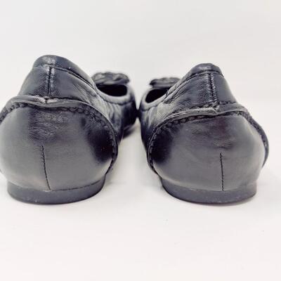 B MAKOWSKY WOMEN'S BLACK FLATS SIZE 10 M