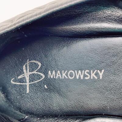 B MAKOWSKY WOMEN'S BLACK FLATS SIZE 10 M