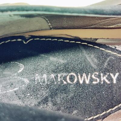 B MAKOWSKY WOMEN'S BLACK FLAT W/ TAN HEEL SIZE 10 M