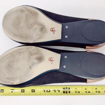 B MAKOWSKY WOMEN'S BLACK FLAT W/ TAN HEEL SIZE 10 M
