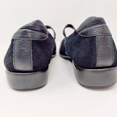AEROSOLES WOMEN'S BLACK LEATHER FLATS SIZE 10 M