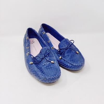 ISAAC MIZRAHI LIVE! WOMEN'S BLUE LEATHER FLATS SIZE 10 M
