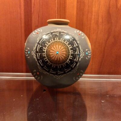 Santa Clara Pot By Ron Suazo