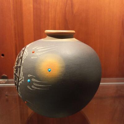 Santa Clara Pot By Ron Suazo