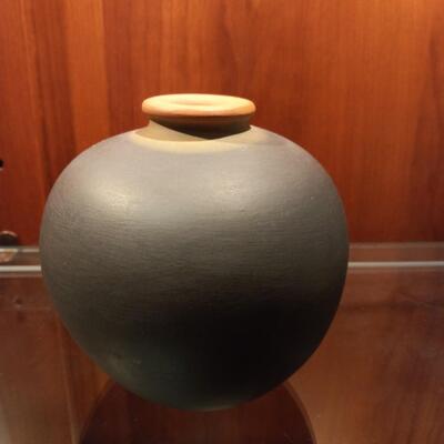 Santa Clara Pot By Ron Suazo