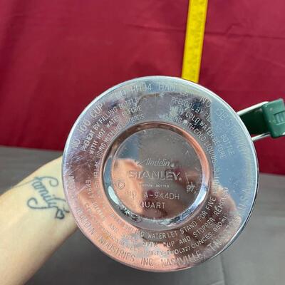 Aladdin Stanley qt thermos w/handle