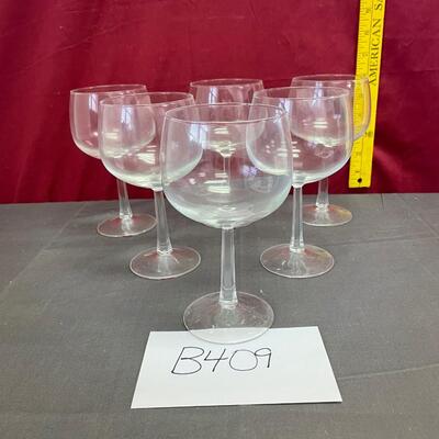 6 wine glasses