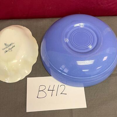 Small Homer Laughlin bowl and unmarked blue bowl