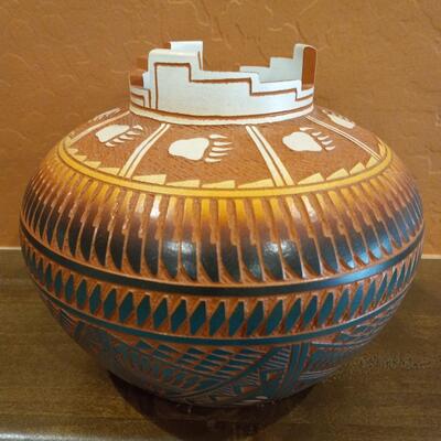 Vintage Acoma-Laguna Pueblo Pottery w/Bear & Tracks Design by JR Diane Aragon