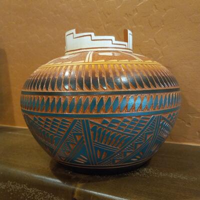 Vintage Acoma-Laguna Pueblo Pottery w/Bear & Tracks Design by JR Diane Aragon