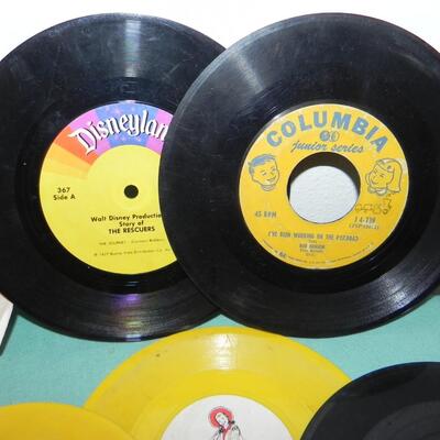 VINTAGE CHILDRENS SONGS ON 45 LP'S