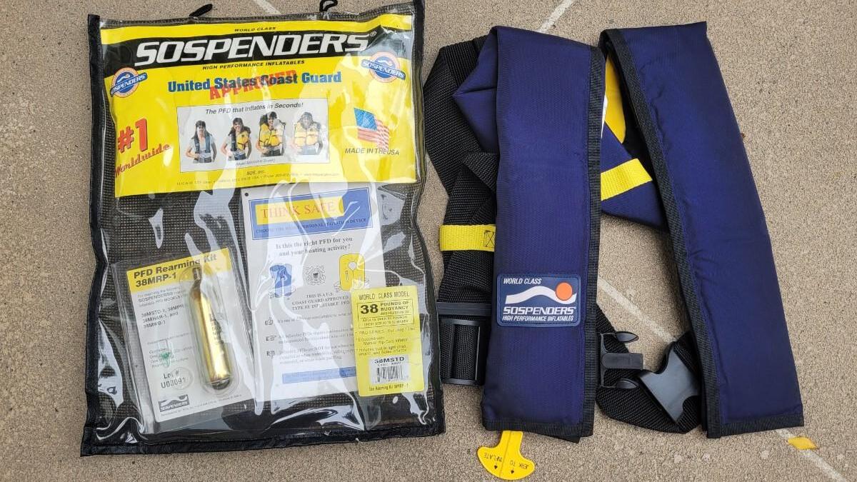 Lot 436 SOSPENDERS Manual Inflatable Life Jacket