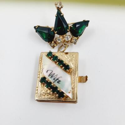 BEAUTIFUL VINTAGE "WIFE" LOCKET - BROOCH