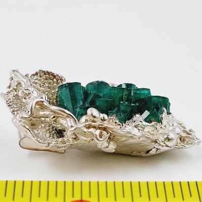 BEAUTIFUL SILVER & FAUX EMERALD ARTIST PENDANT