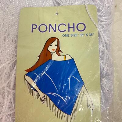 NWT - WOMENâ€™S PONCHO - WHITE