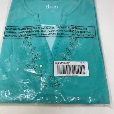 NWT - D&CO. - WOMENâ€™S TOP - SIZE 1X