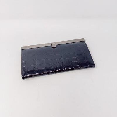 BLACK FAUX REPTILE PRINT CLASP WALLET