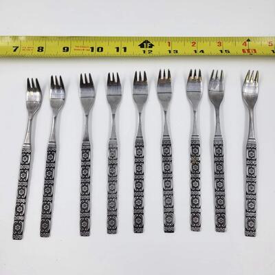 VINTAGE NORTHLAND STAINLESS APPETIZER FORKS 9 PCS