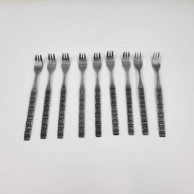 VINTAGE NORTHLAND STAINLESS APPETIZER FORKS 9 PCS