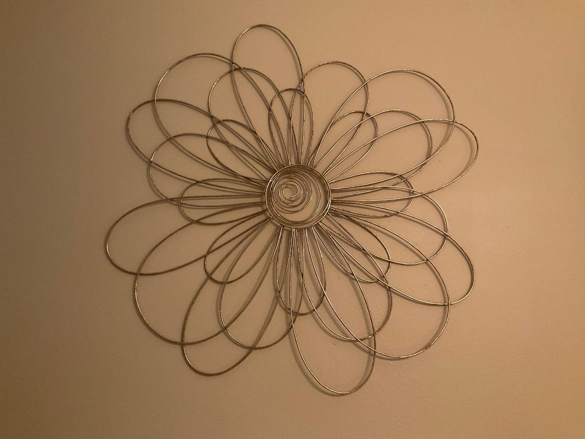 Bathroom flower wall art