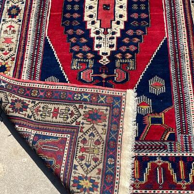LOT 55   TURKISH HAND KNOTTED AREA RUG