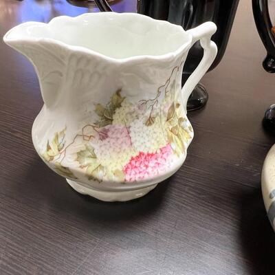 Varieties of glasses and teapot