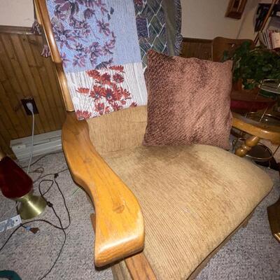 D25-Rocker recliner with throw and pillow