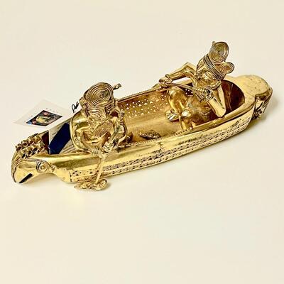 LOT 60  REPLICA QUIMBAYA METAL FISHERMAN'S CANOE COLOMBIA S.A.