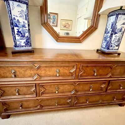 LOT 64  VINTAGE BAKER FURNITURE CONSOLE DRESSER w/OCTAGON FRAMED MIRROR