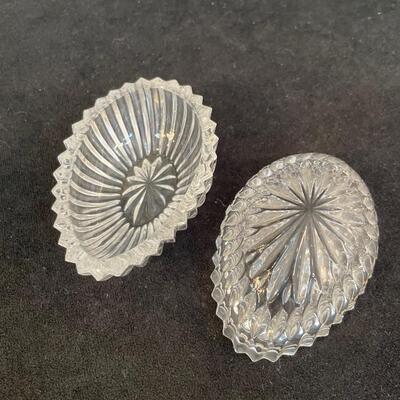 Lot 36 Salt & Pepper shakers, egg dish