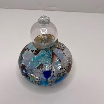 Perfume bottle