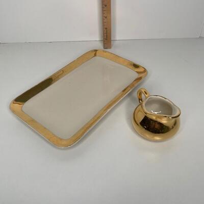 Creamer and tray
