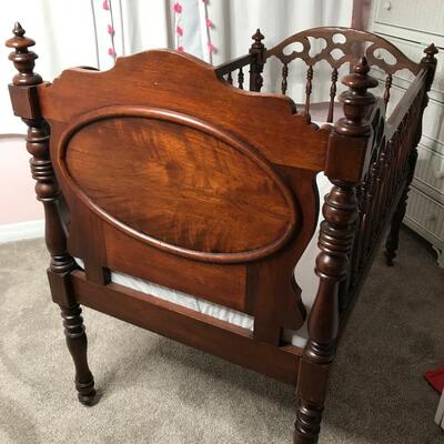 Maghogany Crib from 1880 with new custom mattress
