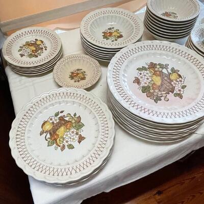 1960 Fruit Basket Metlox Poppy Trail Vernon Dinnerware Set - 1074