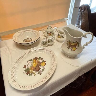 1960 Fruit Basket Metlox Poppy Trail Vernon Dinnerware Set - 1074