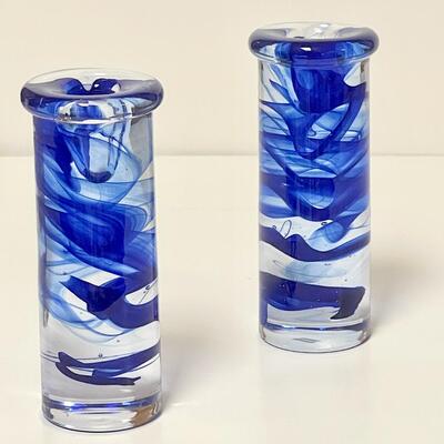 LOT 73  RETRO PAIR OF KOSTA BODA SWEDEN CLEAR BLUE SWIRLS GLASS CANDLE STICKS