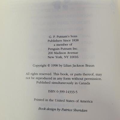 The Cat Who... book Lot 2