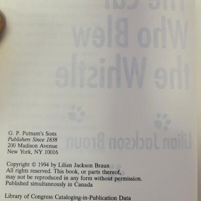 The Cat Who... book Lot 2