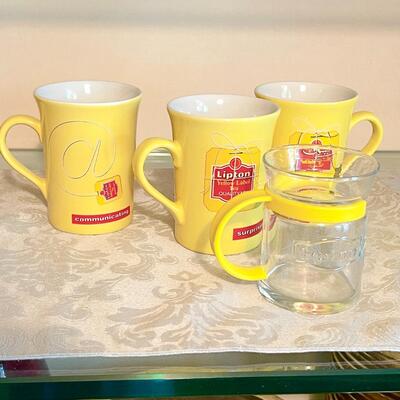 LOT 74  ENGLISH & ARABIC LIPTON TEA MUGS COMMUNICATION PROMOTION