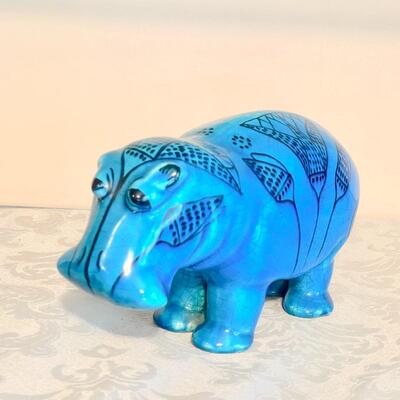 LOT 76   MMA WILLIAM THE HIPPO CERAMIC FIGURE BLUE BLACK DESIGNS
