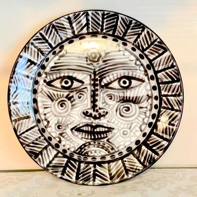 LOT 77  PAINTED FACE DECORATIVE PLATE NATALIA RIVERA SUBACHOQVE COLOMBIA S.A.