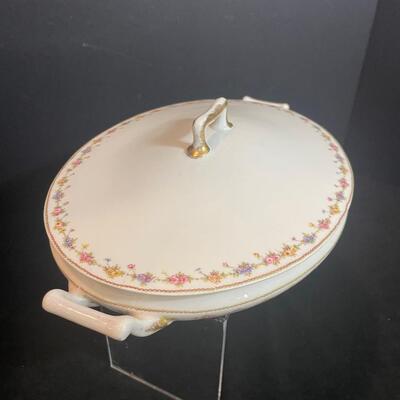Lot 66 Haviland Casserole dish