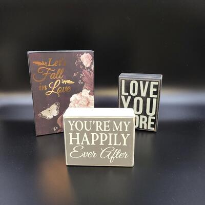 LOVELY WOOD SIGNS DECOR BUNDLE