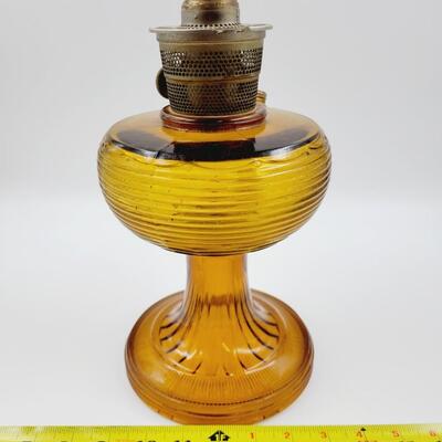 VINTAGE ALADDIN AMBER BEEHIVE OIL LAMP
