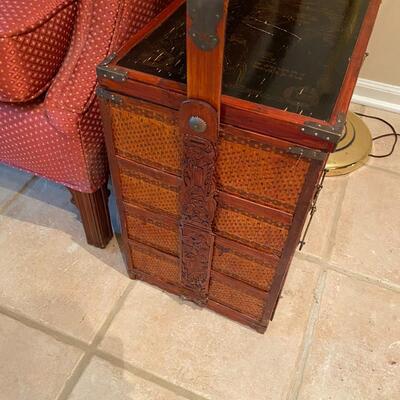 Antique Japanese dish box