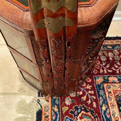 Octagonal basket
