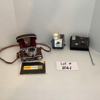 Lot. E - 1061. Kodak Camera IIF, Starmite, Disc 4000 Lot