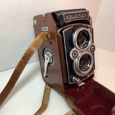 Lot. E - 1063 Vintage Rolleiflex Camera, Rollie Flash,  Level and More